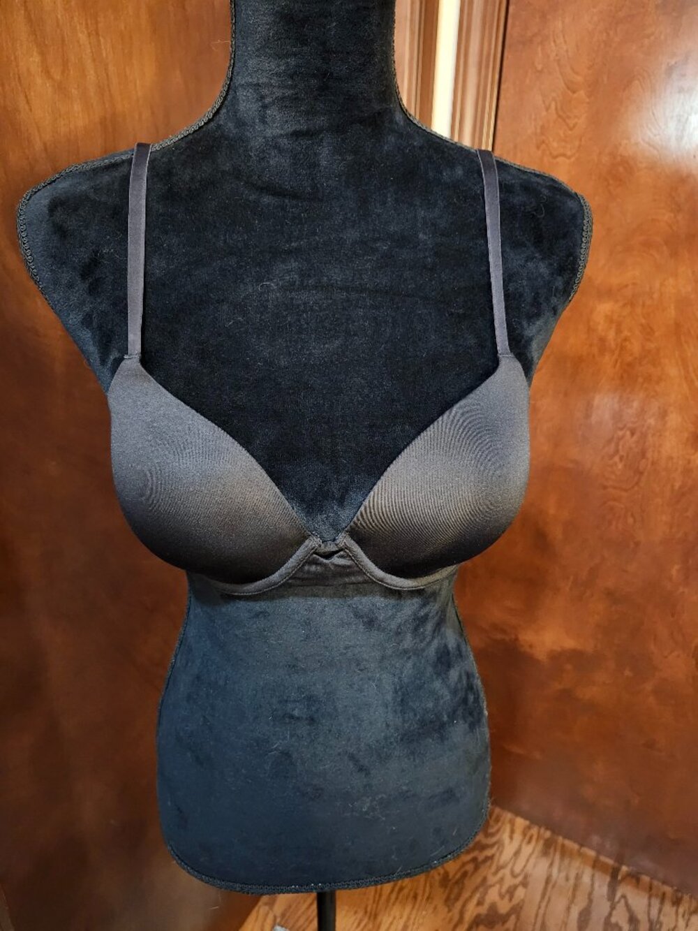 Bra 36B DM0074 Maidenform FlexBack Modern Demi Bra Black